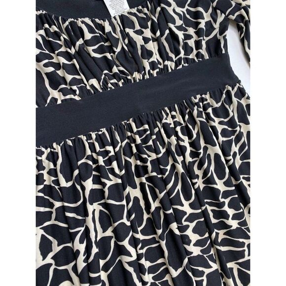 TIANA Black & Beige‎ Empire Waist Fit and Flare Stretch Knit Dress Sz 8 - Picture 6 of 7